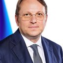 Olivér Várhelyi